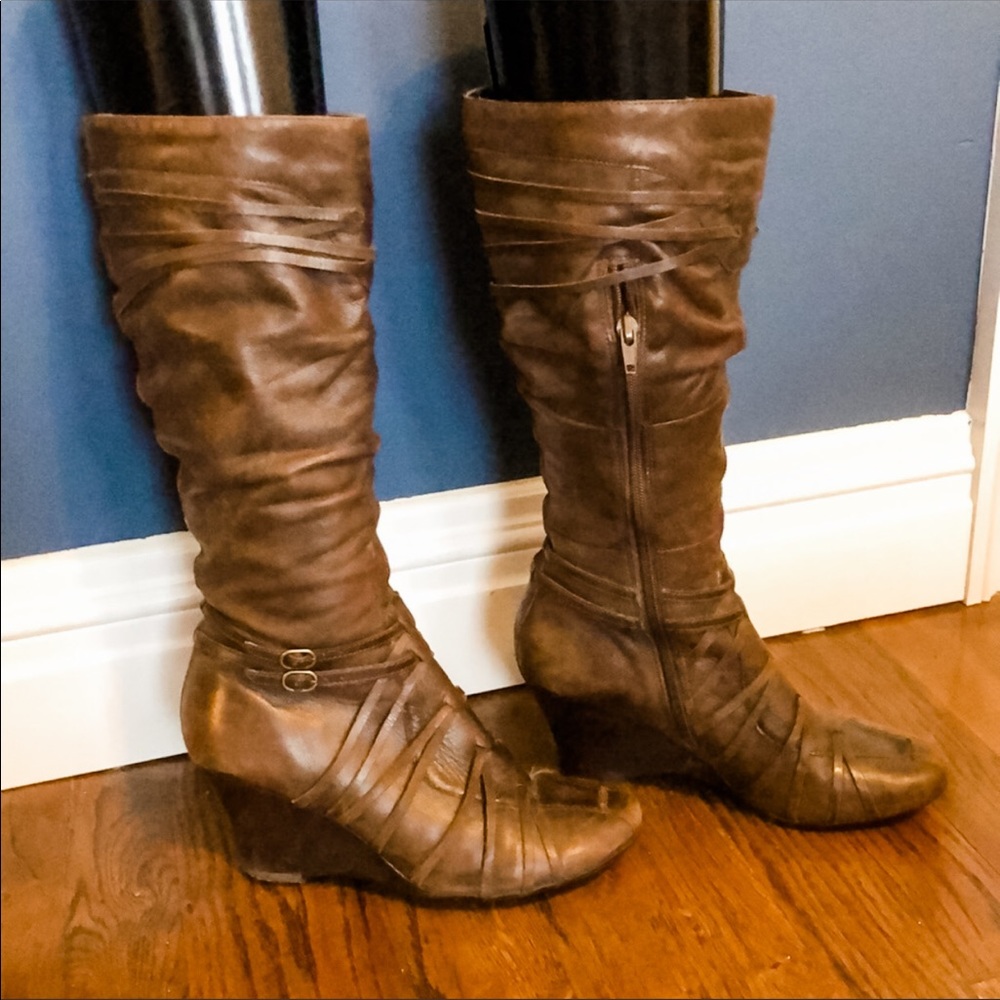 Brown leather Wedge boots